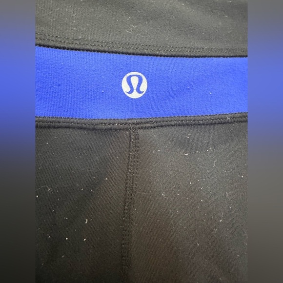 Lululemon Groove Cropped Black Reversible Leggings Royal Blue Waist - Picture 3 of 4